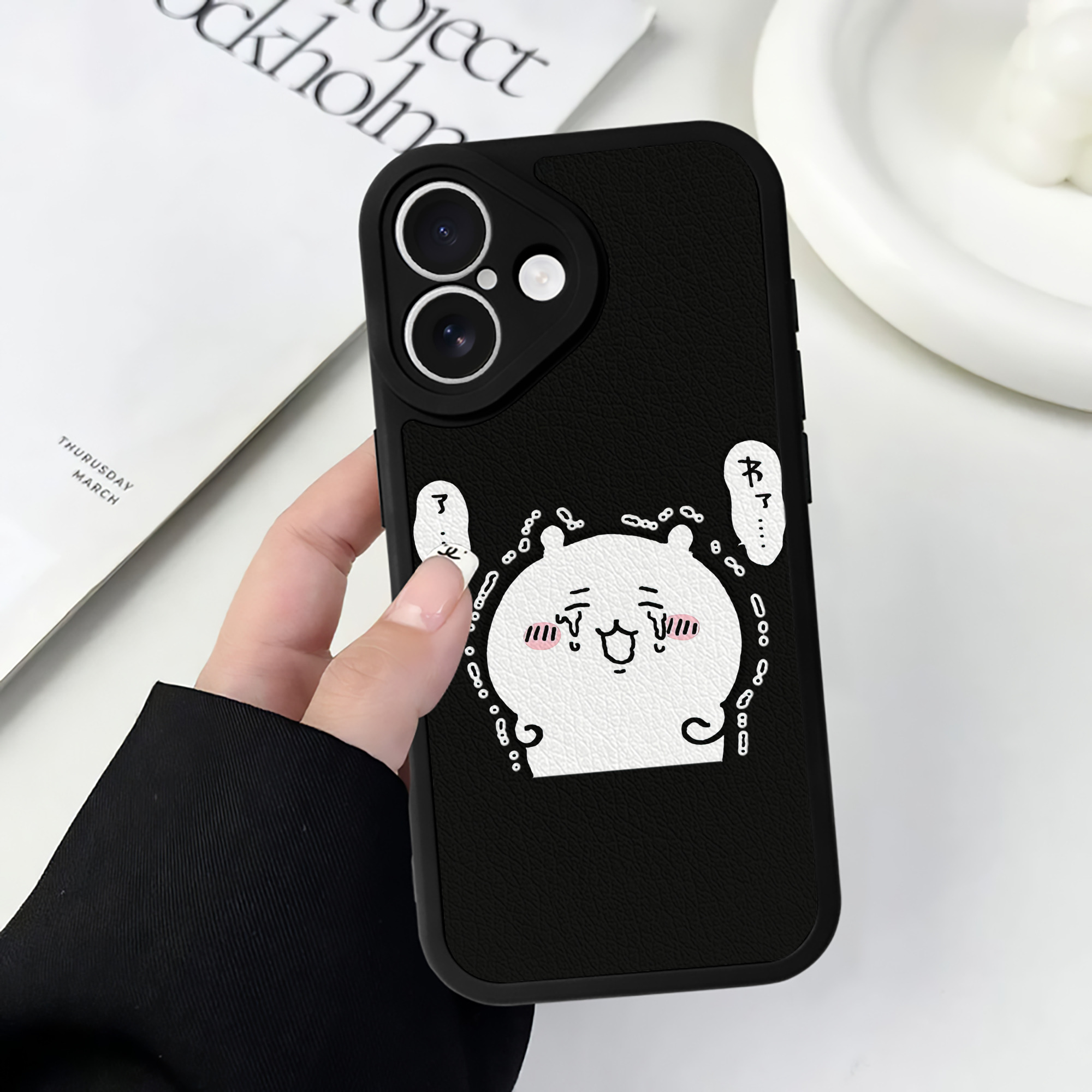 （画像用） ちいかわ ちいかわ Chii-kawa chiikawa 【iPhone 16シリーズ対応】シリコンスマホケース（レザー調） 材質：シリコン